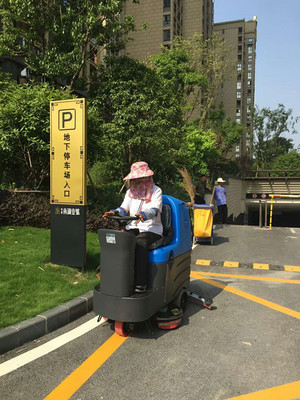 駕駛式洗地機(jī)哪個(gè)品牌好？保潔行業(yè)選購(gòu)指南與主流品牌推薦