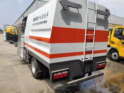 城市護(hù)欄清洗車(chē)與高速護(hù)欄清洗車(chē) 功能、選型與廠家聯(lián)系指南